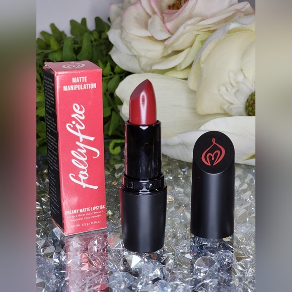 Folly Fire Creamy Matte Lipstick ~ Full House - Picture 3 of 4